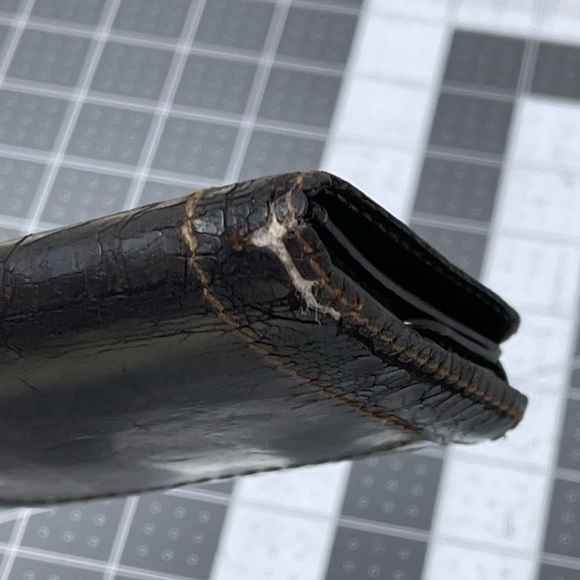 Authentic Louis Vuitton Two Folded Wallet Utah Leather Men’s Bifold Card Holder - Picture 14 of 16